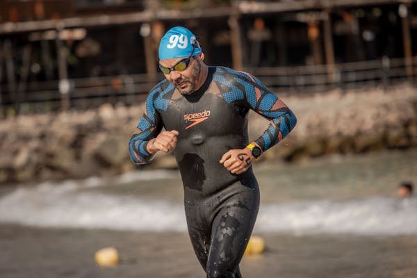 Les meilleures montres triathlon : top 5 à découvrir en 2025